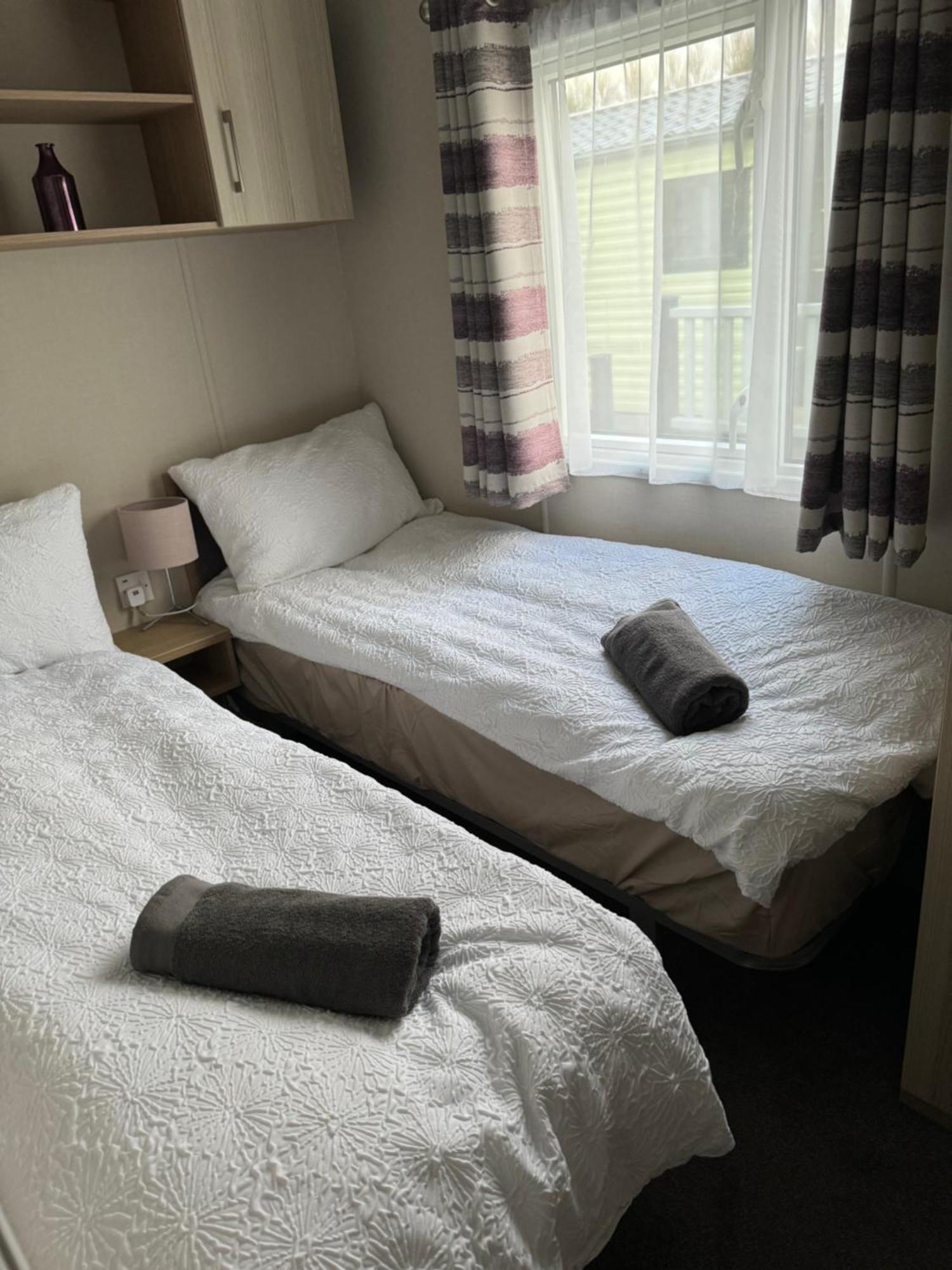 2 Bedroom Lakeview Lodge - Ensuite & Balcony Deck Carnforth Eksteriør billede